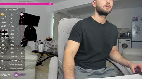 Snapshot of hard_chriss chatting on December 2024 11:33:02 AM Hard Cock online show from December 2024 11:33:02 AM