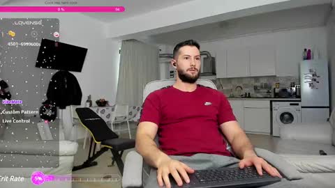 Snapshot of hard_chriss chatting on February 2025 08:13:02 AM Hard Cock online show from February 2025 08:13:02 AM