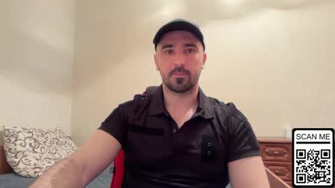 Snapshot of hard_to_obey chatting on April 2026 06:14:02 PM Vadim online show from April 2026 06:14:02 PM