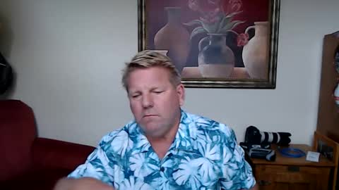 Snapshot of hardblondcouplehawaii chatting on December 2025 11:21:01 PM Steele and Cassie online show from December 2025 11:21:01 PM
