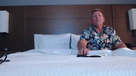 Snapshot of hardblondcouplehawaii chatting on December 2025 04:54:01 AM Steele and Cassie online show from December 2025 04:54:01 AM