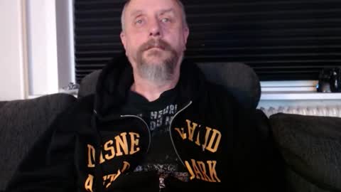 MrLazy online show from December 2025 06:02:01 PM