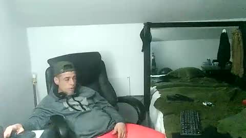 Snapshot of hardnhorny4hottys chatting on December 2024 05:31:01 AM Hardnhorny4hottys online show from December 2024 05:31:01 AM
