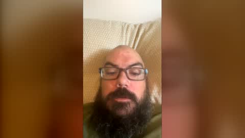 AverageEggplant online show from May 2026 02:33:02 PM