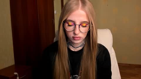 Julia online show from February 2026 05:05:02 AM