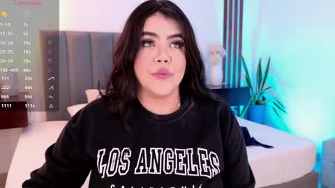 Snapshot of harmonybabe_ chatting on May 2026 09:32:01 PM Harmony online show from May 2026 09:32:01 PM