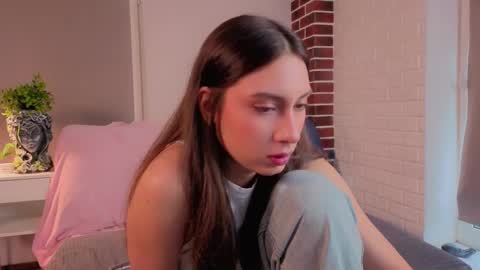 Josie online show from October 2025 07:41:01 AM