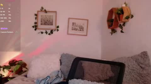 Harmony    Please help me to reach 100 thumbs up online show from September 2025 03:17:02 AM