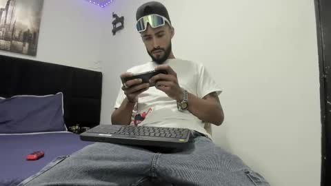 harold_999 online show from October 2025 09:58:02 PM