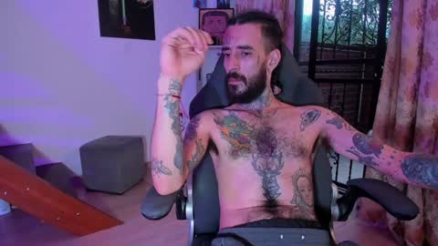 Snapshot of harry_reems_ chatting on January 2025 11:39:01 AM OMAR online show from January 2025 11:39:01 AM