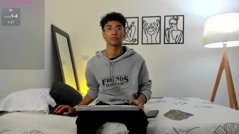 Snapshot of harrytwink18 chatting on January 2026 02:00:01 PM HARRY online show from January 2026 02:00:01 PM