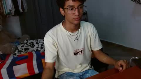 Snapshot of harrytwink18 chatting on February 2026 09:11:01 PM HARRY online show from February 2026 09:11:01 PM