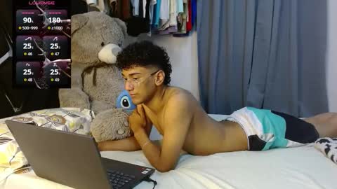 Snapshot of harrytwink18 chatting on April 2026 10:48:02 PM HARRY online show from April 2026 10:48:02 PM