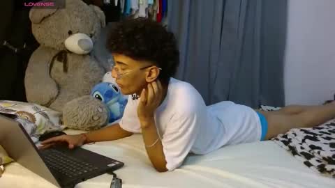 Snapshot of harrytwink18 chatting on April 2026 06:25:02 PM HARRY online show from April 2026 06:25:02 PM