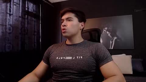 hat_guy01 online show from February 2026 09:44:01 PM