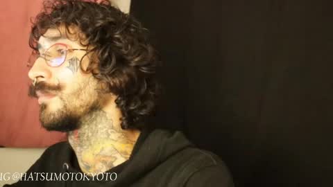 Snapshot of hatsumotokyoto chatting on February 2025 06:21:01 AM More content   2   online show from February 2025 06:21:01 AM