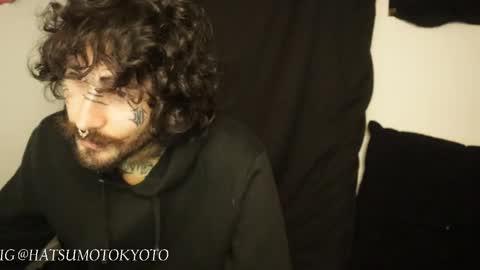 Snapshot of hatsumotokyoto chatting on February 2025 01:55:02 AM More content   2   online show from February 2025 01:55:02 AM