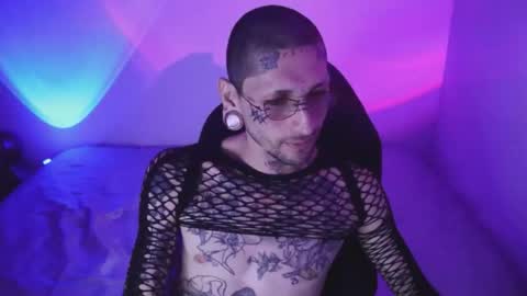 More content   2   online show from November 2025 10:51:01 PM