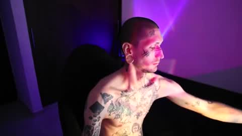 More content   2   online show from December 2025 02:39:01 AM