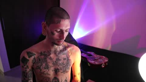 More content   2   online show from December 2025 02:40:01 AM