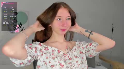 Lola online show from November 2025 08:03:02 AM