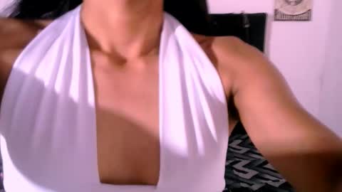 hayley_1111 online show from October 2025 06:51:02 PM