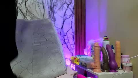 hayley miller online show from November 2025 01:08:01 AM