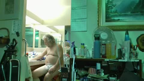 Snapshot of haysay722354422 chatting on June 2026 07:24:01 AM haysay722354422 online show from June 2026 07:24:01 AM