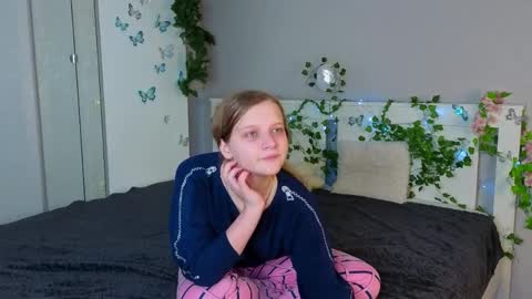 Snapshot of hazeelariel chatting on March 2026 03:35:02 PM Jenny online show from March 2026 03:35:02 PM