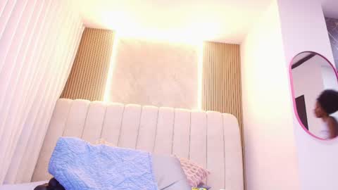 Snapshot of hazel_kataleya chatting on April 2026 07:18:01 PM kataleya online show from April 2026 07:18:01 PM