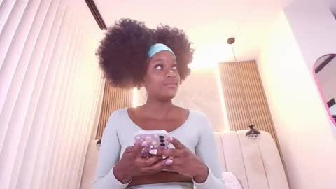 Snapshot of hazel_kataleya chatting on April 2026 07:20:01 PM kataleya online show from April 2026 07:20:01 PM