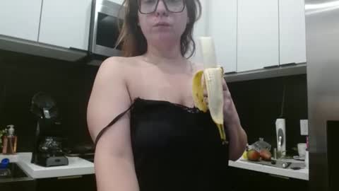 Snapshot of hazel_skye chatting on January 2026 03:27:01 PM Hazel online show from January 2026 03:27:01 PM