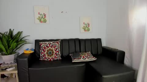 hazel_slim_ online show from January 2026 03:16:02 PM