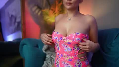 Snapshot of hazelgalaxy chatting on November 2025 07:18:01 PM Hazel online show from November 2025 07:18:01 PM