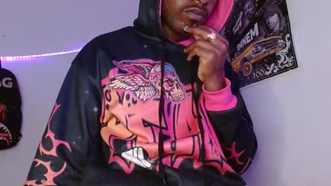 hazlan_420 online show from April 2026 12:43:02 PM