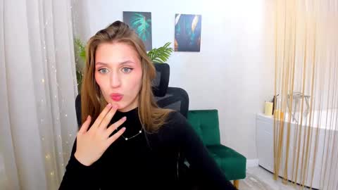 heartedlove_1 online show from March 2025 02:51:02 PM