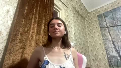 Snapshot of heatherwillman chatting on May 2026 12:21:01 PM Lili online show from May 2026 12:21:01 PM