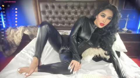 Snapshot of heavenisonearth_ chatting on November 2025 02:06:02 AM Tawan online show from November 2025 02:06:02 AM