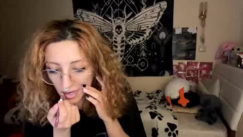 Diana online show from November 2025 12:53:02 AM