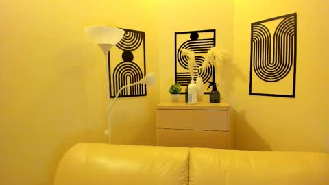 heavenmoth online show from December 2025 12:35:02 PM