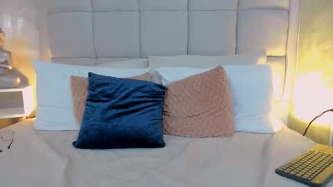 Keira Hecate online show from September 2025 08:32:01 PM