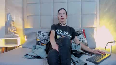 Keira Hecate online show from October 2025 07:48:01 PM