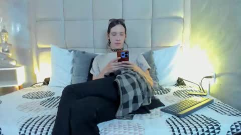 Keira Hecate online show from January 2026 08:01:02 PM