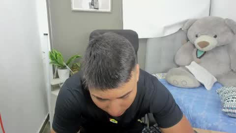 Snapshot of hector_18_ chatting on May 2026 03:04:02 AM 18 online show from May 2026 03:04:02 AM