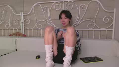 HEEJIN online show from October 2025 08:10:01 PM