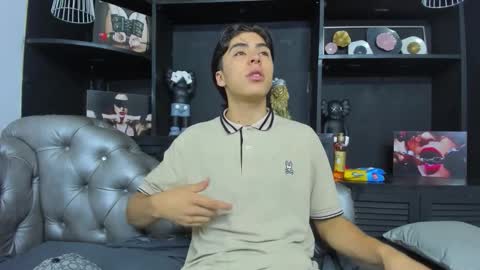 heellboy_ online show from November 2025 01:26:02 AM