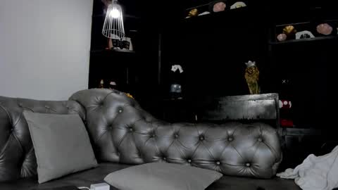 heellboy_ online show from November 2025 02:22:01 AM