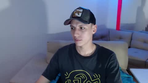 hefesto_69 online show from March 2025 10:43:02 PM