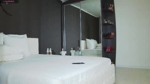 Helen online show from October 2025 04:18:02 PM