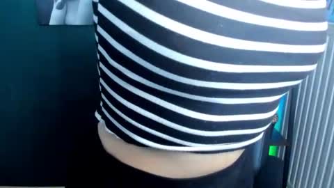 Snapshot of heidi_pleasure chatting on July 2026 09:03:02 AM Heidi online show from July 2026 09:03:02 AM